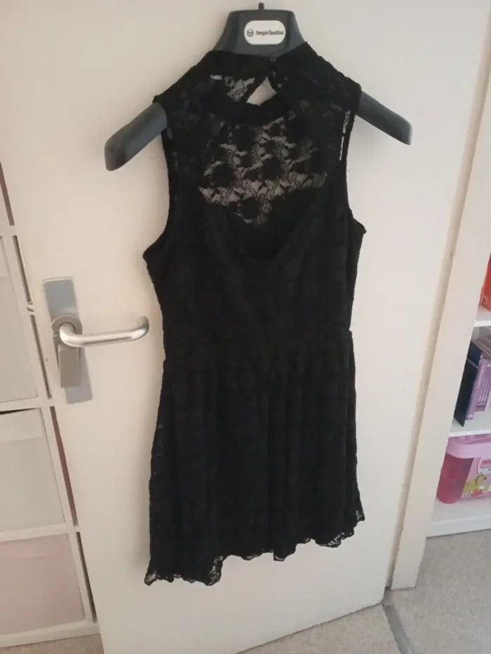 Robe noire courte - photo numéro 5