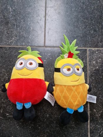 2 peluches Minion