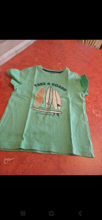 T.shirt garçon taille 4 ans
