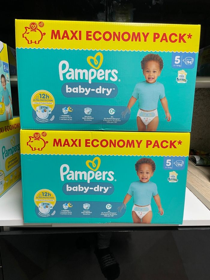 Lot 2 cartons baby dry