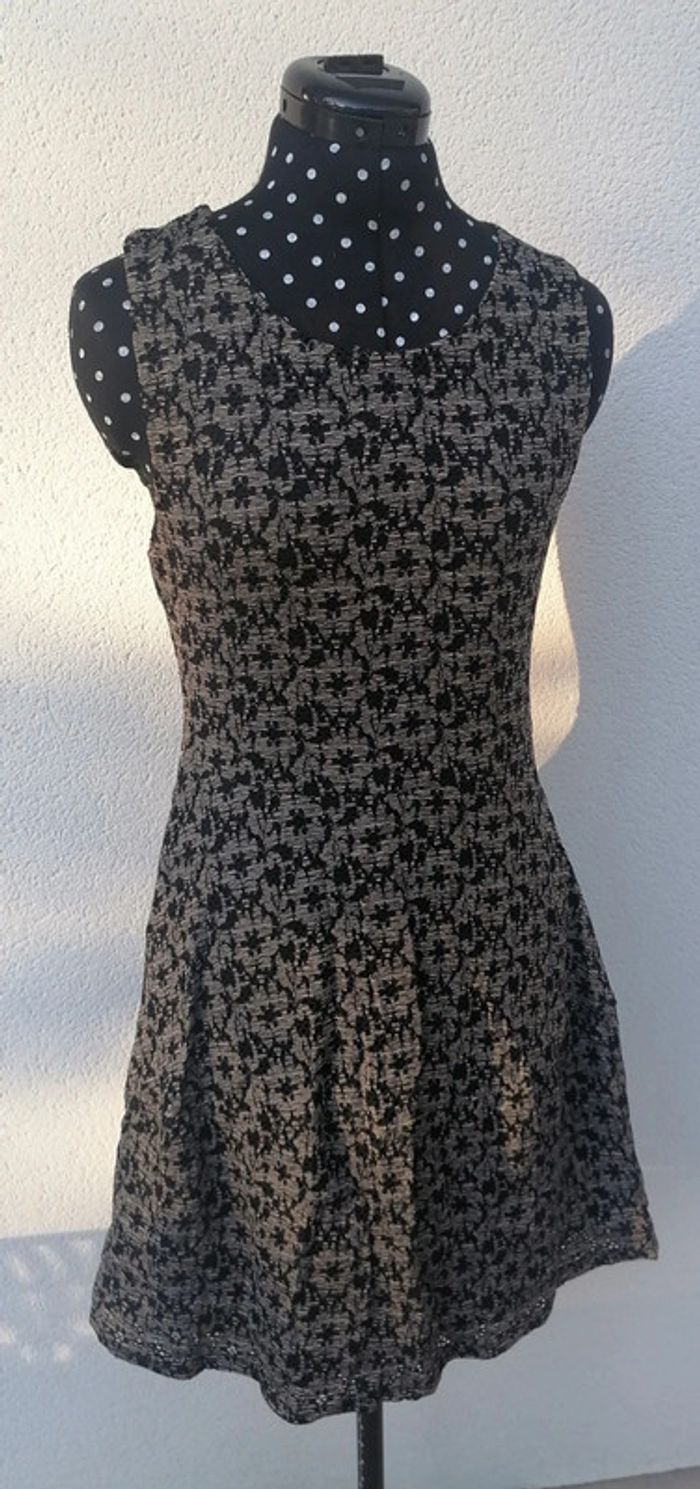 Robe courte chic pour soirée / réveillon noir beige Taille S Bcbg MaxAzria - photo numéro 8