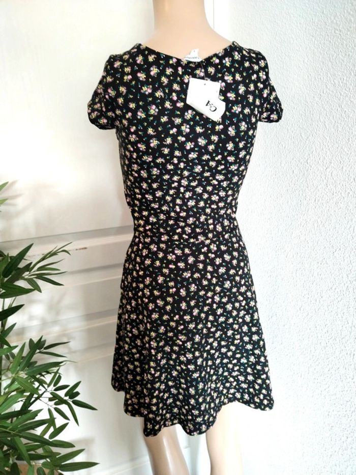 Robe C&A taille S neuve avec étiquette - photo numéro 3
