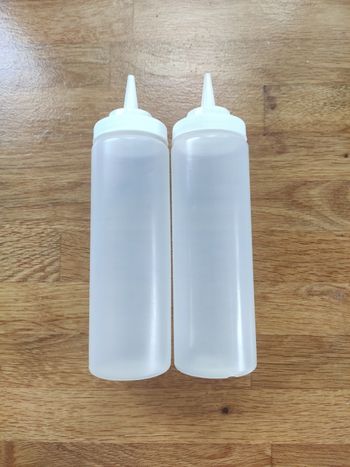 2 bouteilles sauce