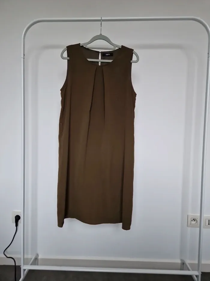 Robe kaki