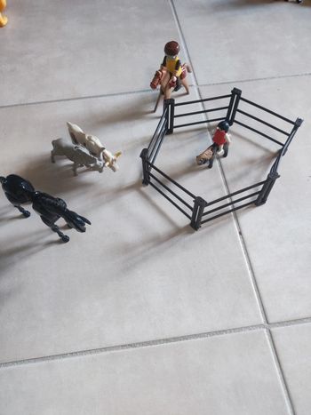 enclos chevaux playmobil