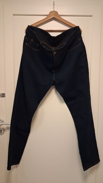 Jean grande taille 54 bleu foncé stretch