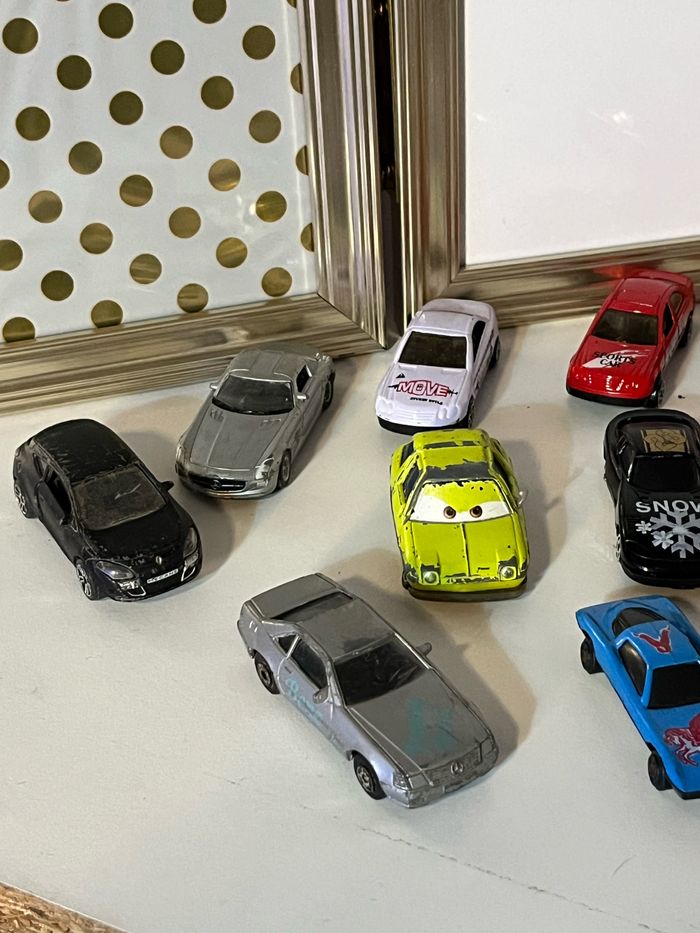 Lot de différentes voitures - photo numéro 2