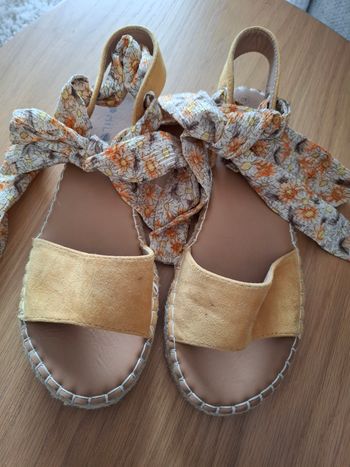 Sandales a nouer jaune 40