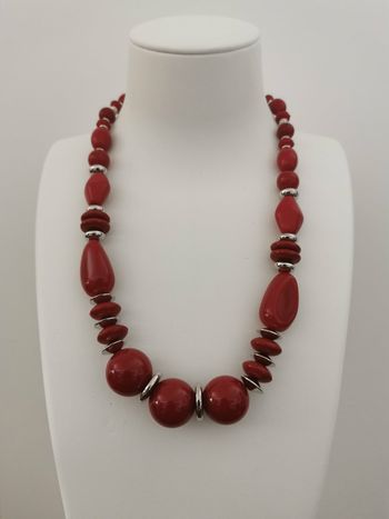 Collier de perles rouges fantaisie