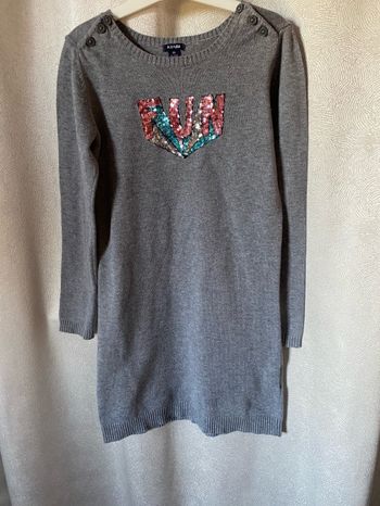 Robe tricot grise Fun sequins bleu blanc rose 8 ans kiabi