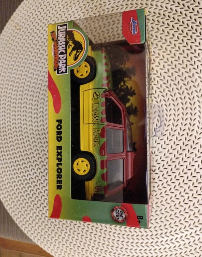 Ford explorer jurassic Park Échelle 1/32