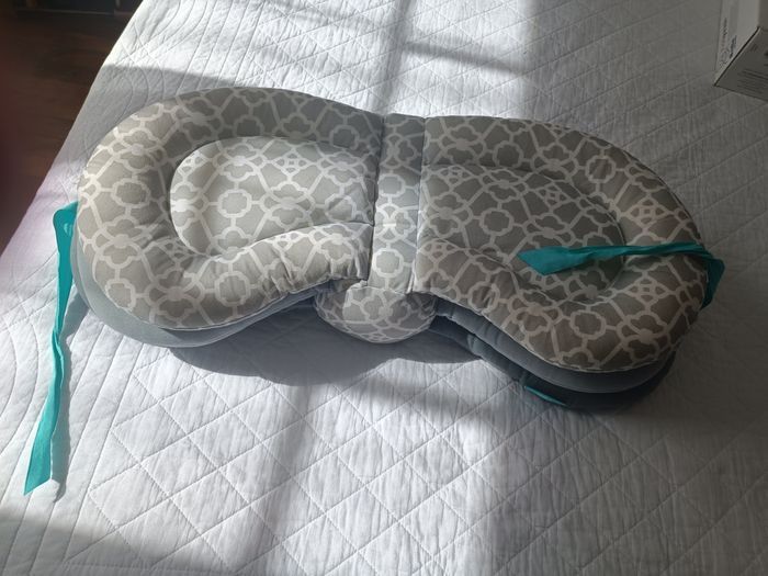 Coussin d'allaitement ajustable