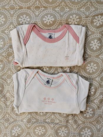 Lot body petit bateau blanc rose 18 mois