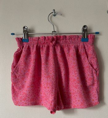 short fluide imprimé fleurs taille 4/5 ans