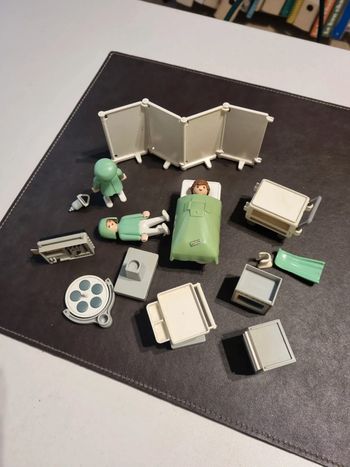Playmobil chirurgien