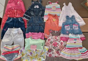Lot de vêtements fille 6 mois en très  bon état