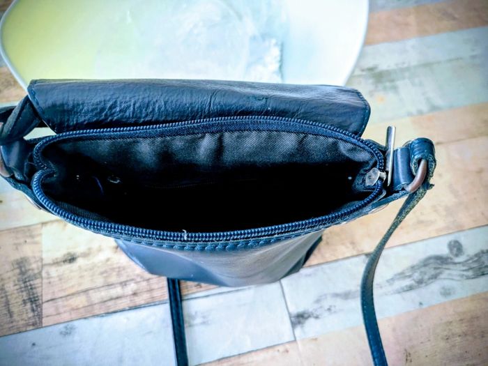 Pochette femme en cuir d'Italie - photo numéro 3