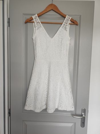 Robe dentelle Jennyfer
