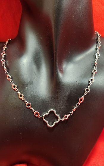 Collier argenté trèfle