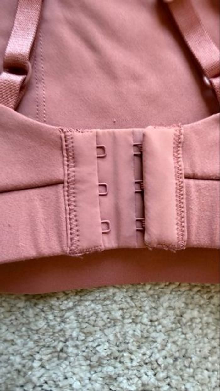 Gymshark Brassière Sport Femme Rose – Taille S – Brassière Fitness Musculation – Très bon état - photo numéro 6