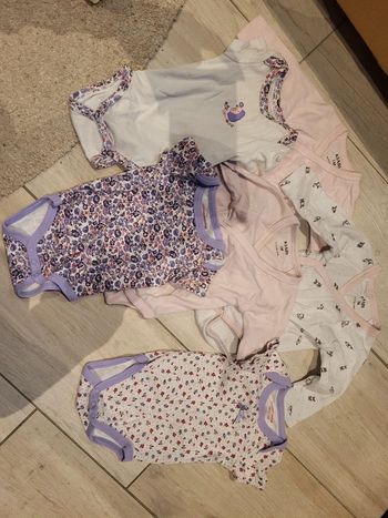 Bodies bébé 1mois