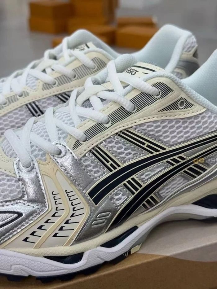 Asics Gel-Kayano 14 Taille 39.5 - photo numéro 3