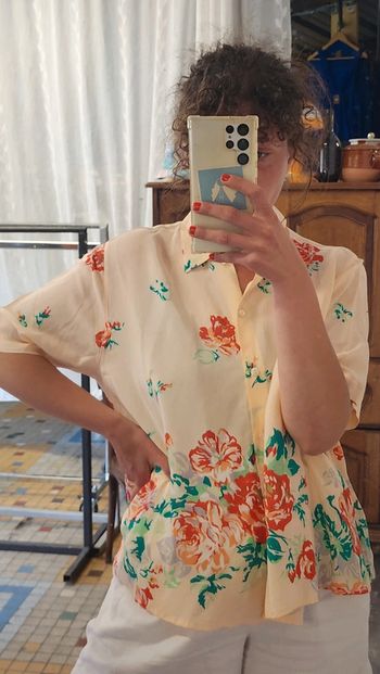 Jolie chemises à fleurs roses fluide et légère