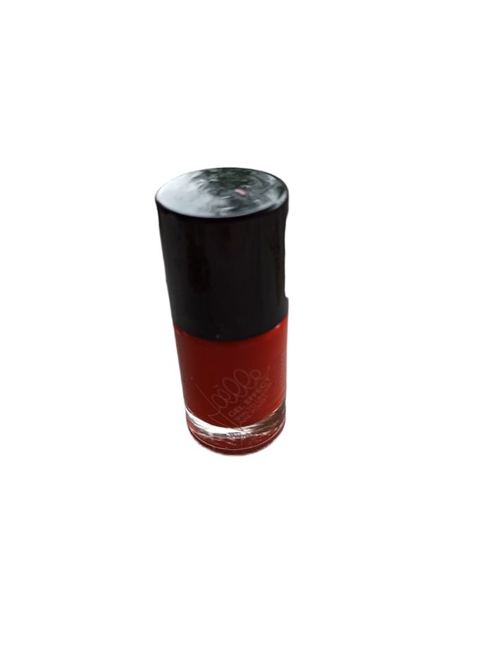 Vernis à ongles rouge orangé