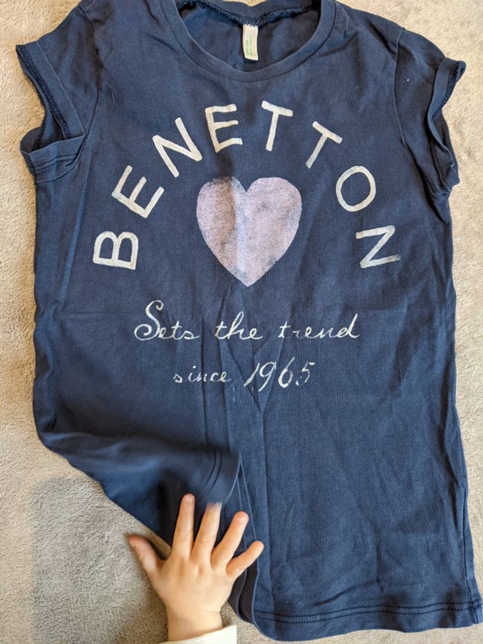 Tee shirt motif irisé Benetton 8 ans