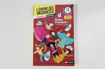 Livre Romans-jeux pour réviser "L'énigme des vacances : Drôles d'époque" du CM1 au CM2 (9-10 ans)