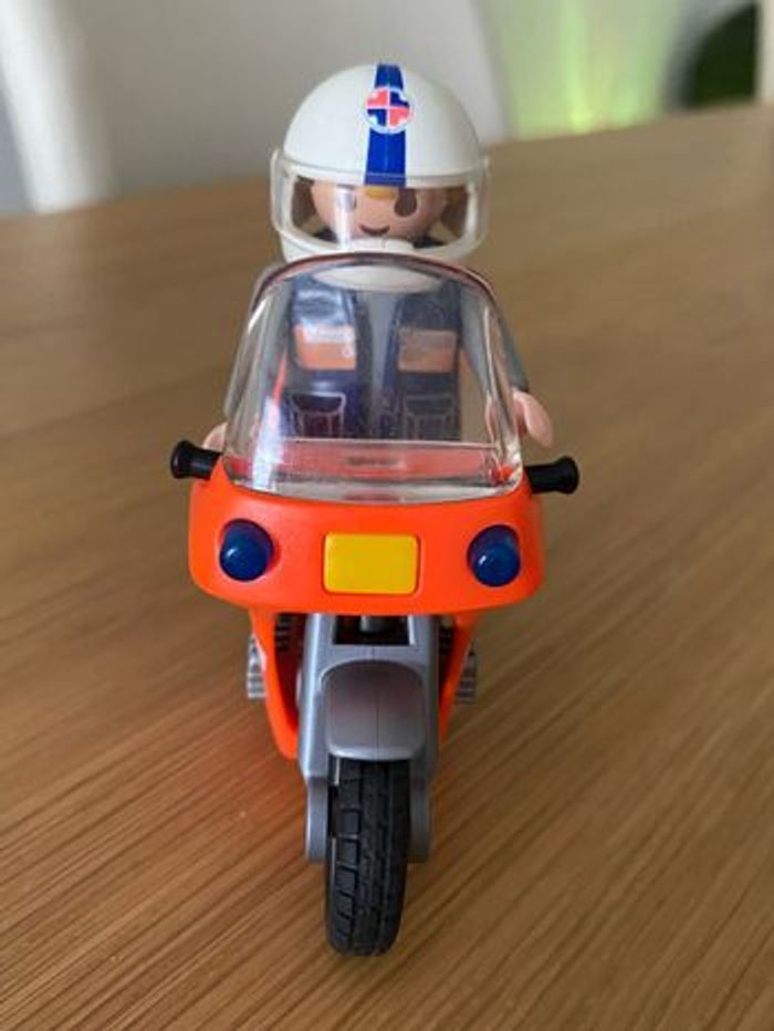 PLAYMOBIL moto + urgentiste - photo numéro 2