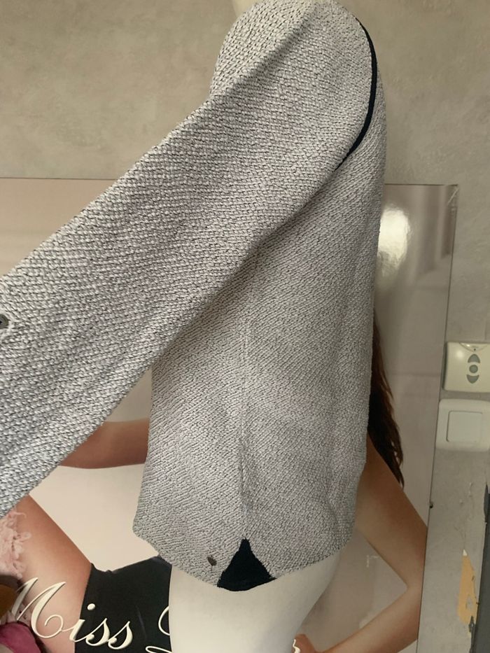 Pull blanc et noir - photo numéro 9