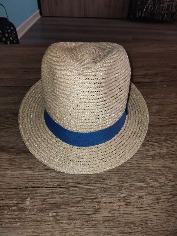 Chapeau Agora