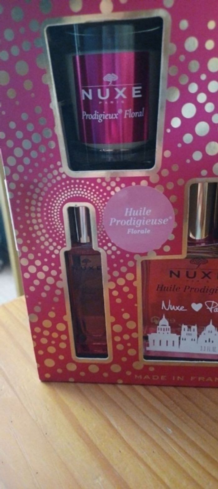 Très beau coffret de beauté nuxe - photo numéro 4