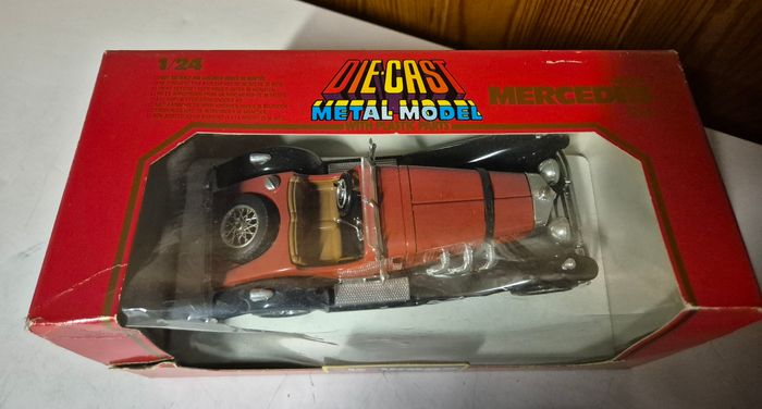 Bburago voiture miniature Mercedes SSK rouge (1928) 1/24 - photo numéro 3