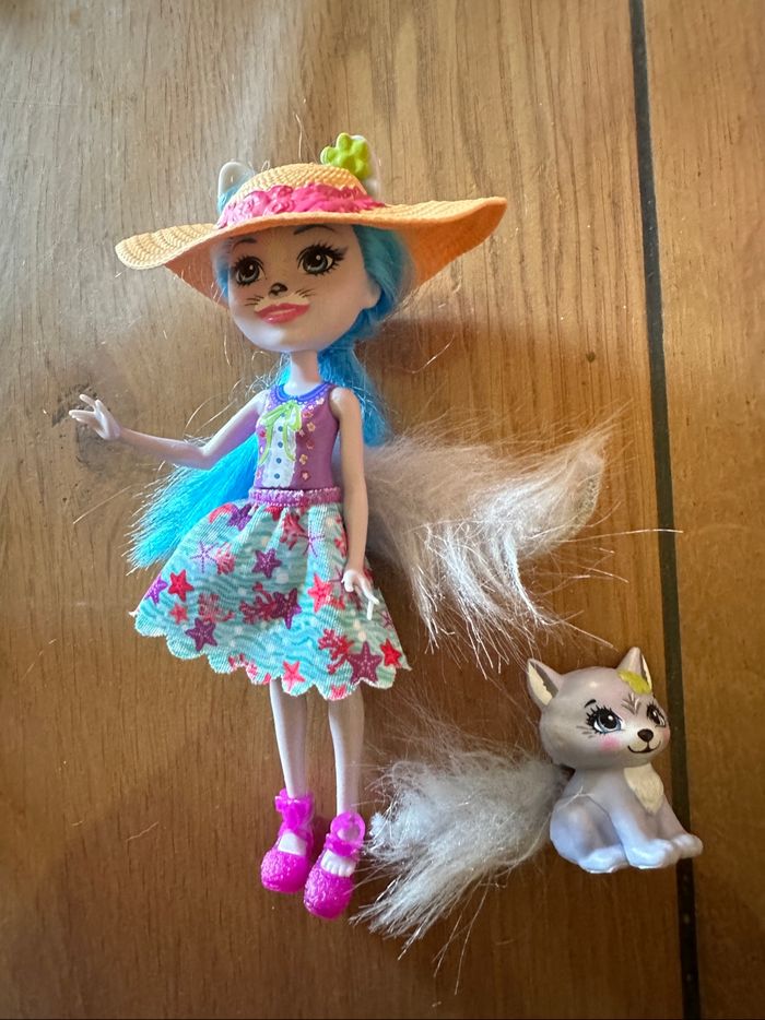 Poupée Enchantimals et son chat Mattel