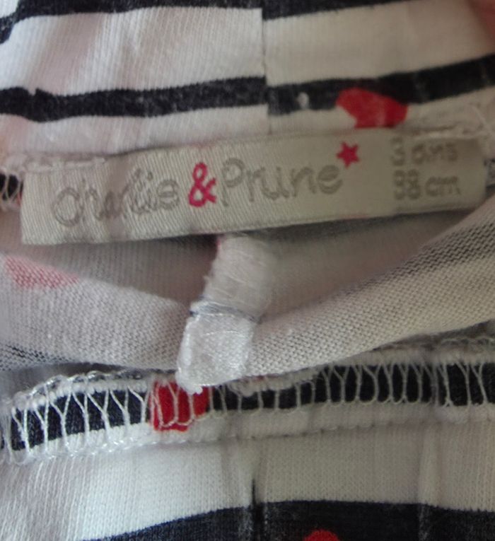 Charlie & Prune Short Coton Marinière Cœurs Très bon état 3 ans - photo numéro 4