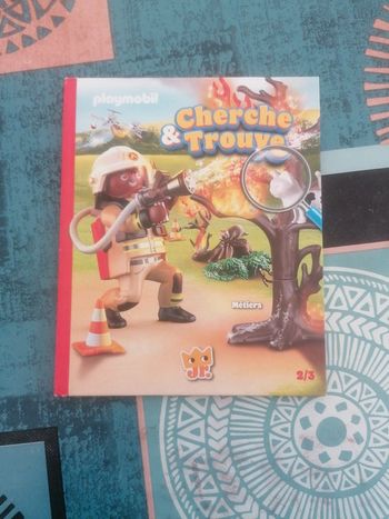 Livre Cherche et trouve métier Playmobil