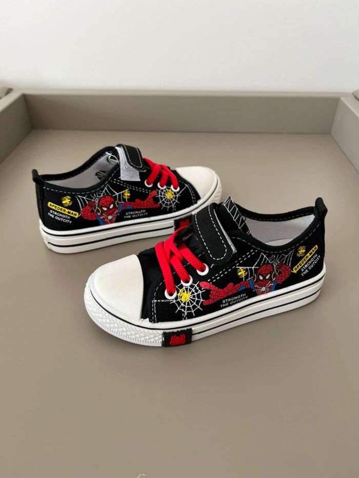 Chaussures Spiderman pointure 27 - photo numéro 2