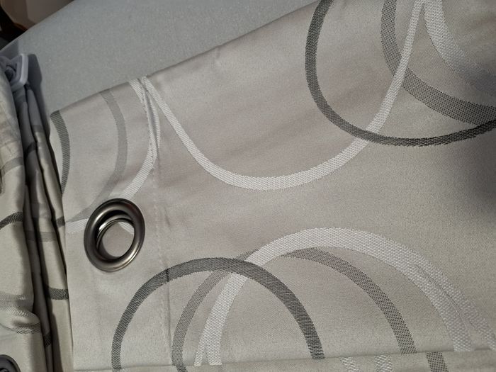 Lot de 2 beaux rideaux occultants prêts à poser gris clair Fenêtre sur Cour 140 x 280 cm neufs - photo numéro 5