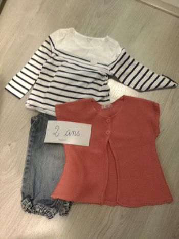 Lot de vêtements fille 2ans