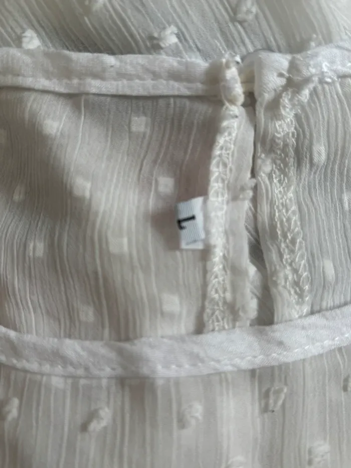 Blouse blanche plumetis romantique à volants plissés – Taille L - photo numéro 9