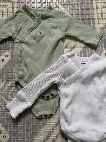 2 bodys manches longues 1 mois