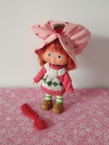 Poupée Charlotte aux fraises vintage