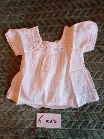 Blouse manches courtes 6 mois.