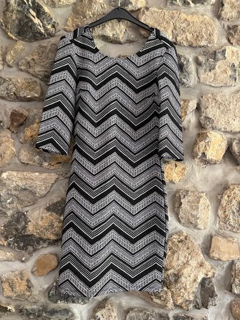 Robe à motif gris et noir taille S 