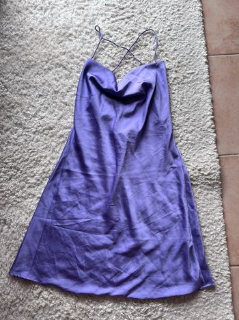 Robe satin violette