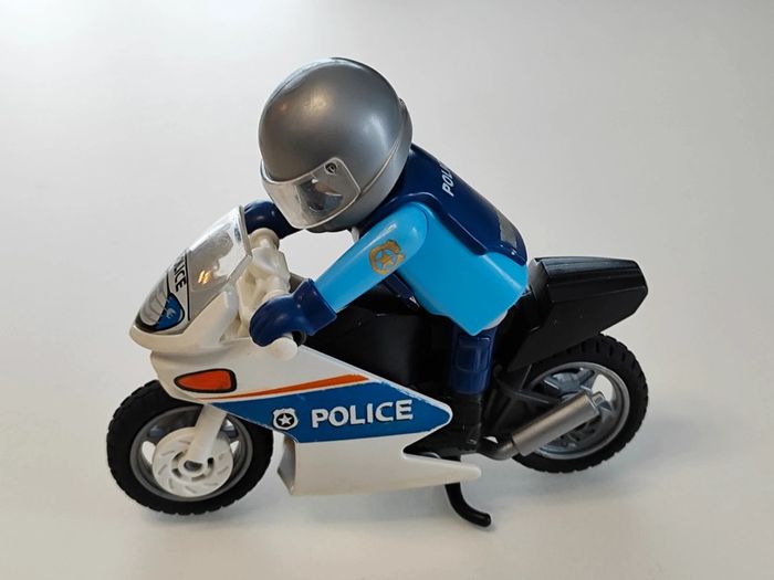 Moto de police Playmobil - photo numéro 3