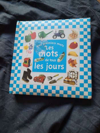 Mes premiers mots les mots de tous les jours
