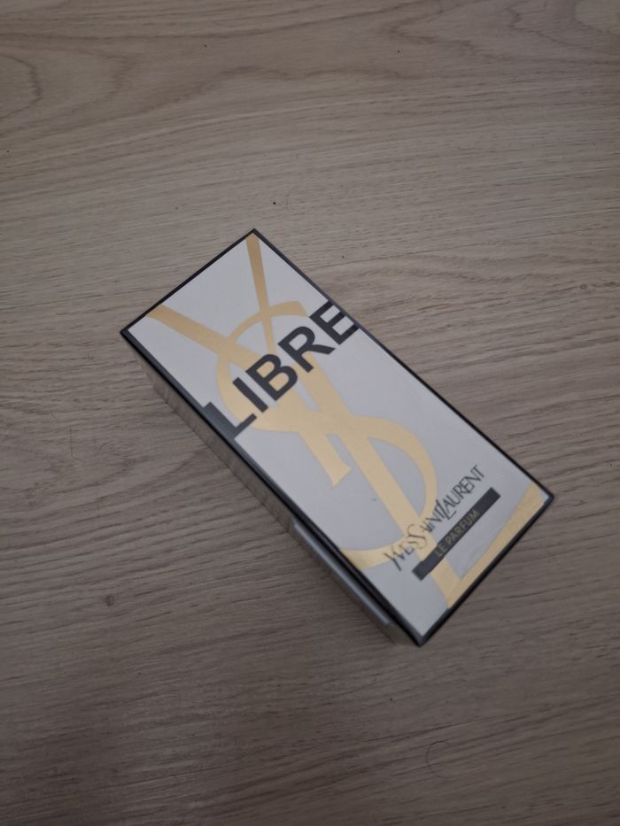 Eau de parfum libre yves saint laurent 90 ml neuf sous blister